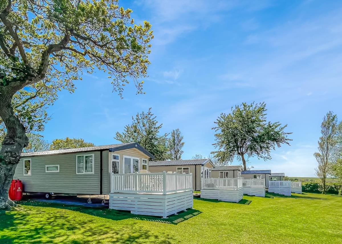 Orchards Holiday Park Newbridge  Exterior photo